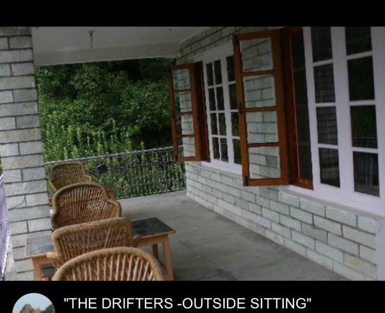 Drifter'S Inn & Cafe Manāli Екстериор снимка
